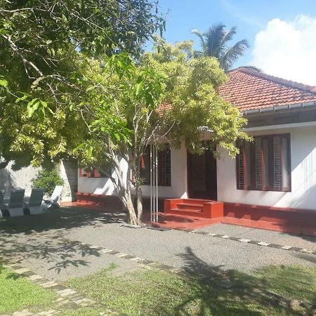 Circus Lagoon Hideaway Bed & Breakfast Dodanduwa Luaran gambar