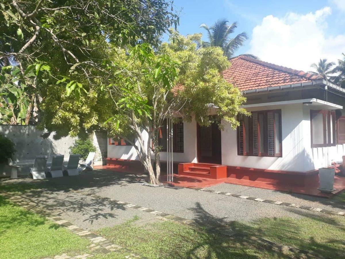 Circus Lagoon Hideaway Bed & Breakfast Dodanduwa Luaran gambar