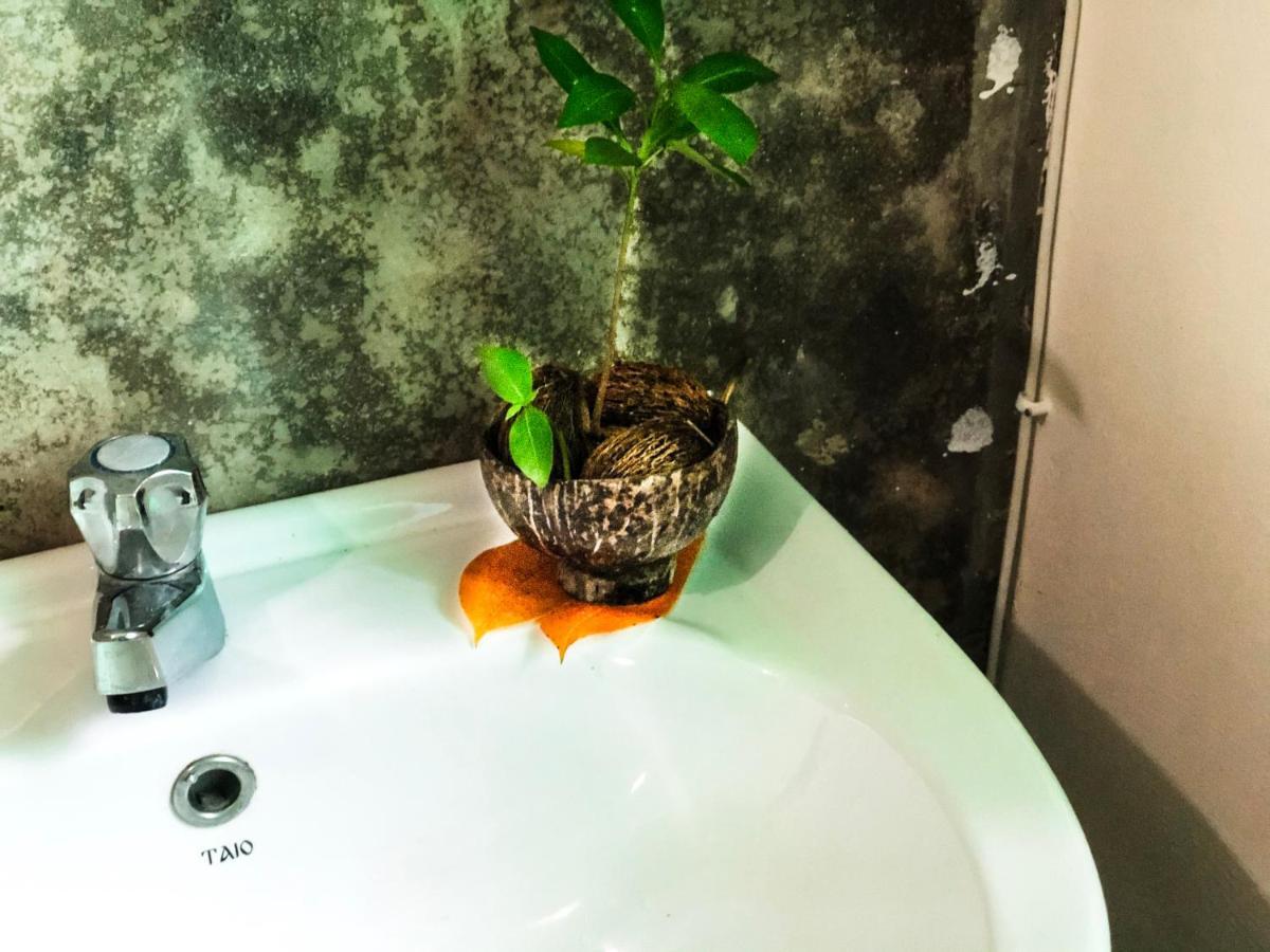 Circus Lagoon Hideaway Bed & Breakfast Dodanduwa Luaran gambar