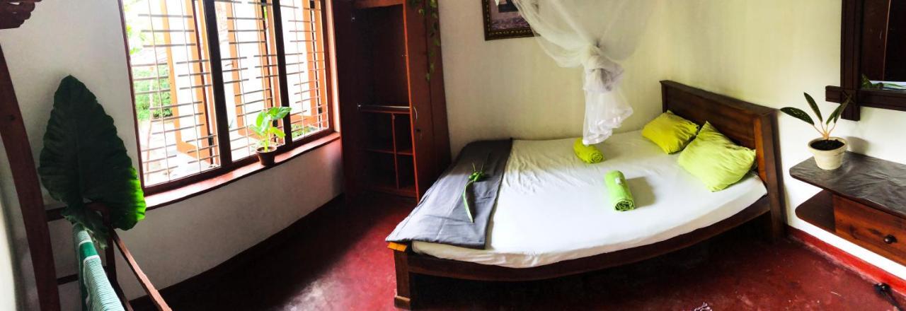 Circus Lagoon Hideaway Bed & Breakfast Dodanduwa Luaran gambar