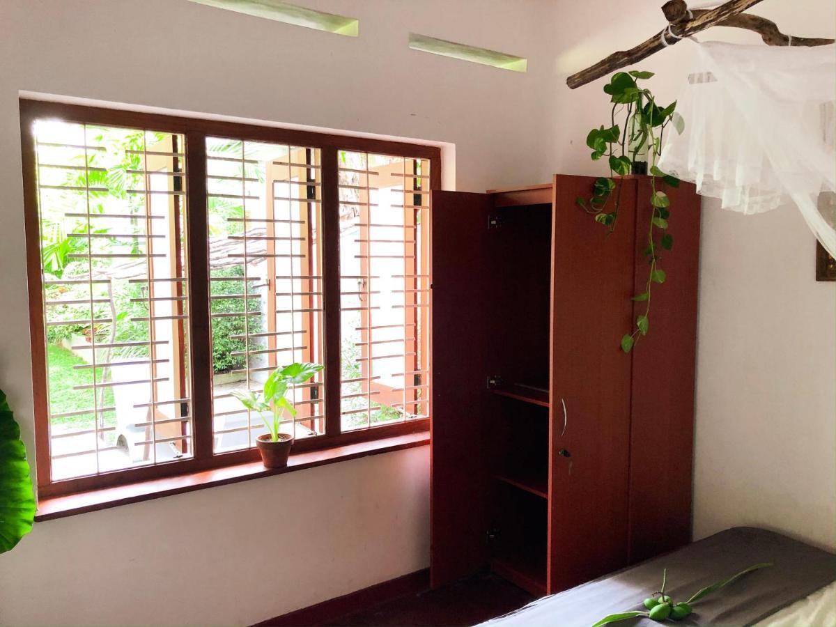 Circus Lagoon Hideaway Bed & Breakfast Dodanduwa Bilik gambar