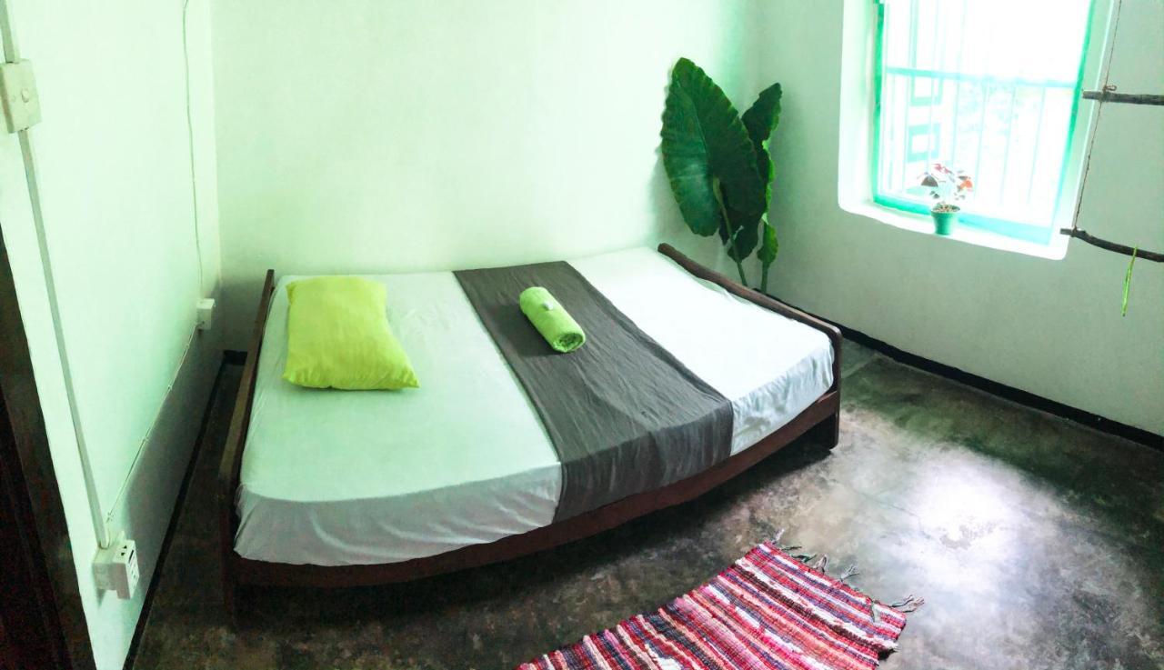 Circus Lagoon Hideaway Bed & Breakfast Dodanduwa Luaran gambar